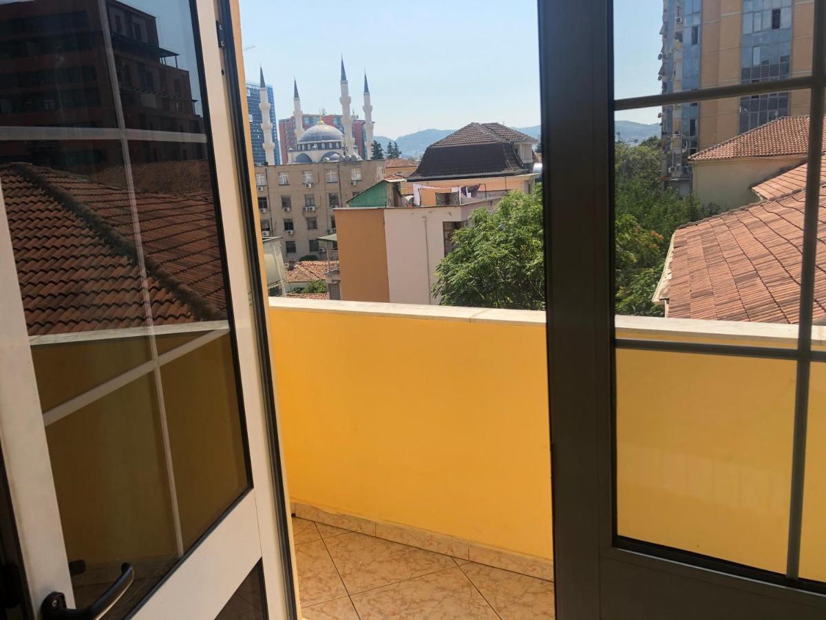 Tirana Apartment White Exterior foto