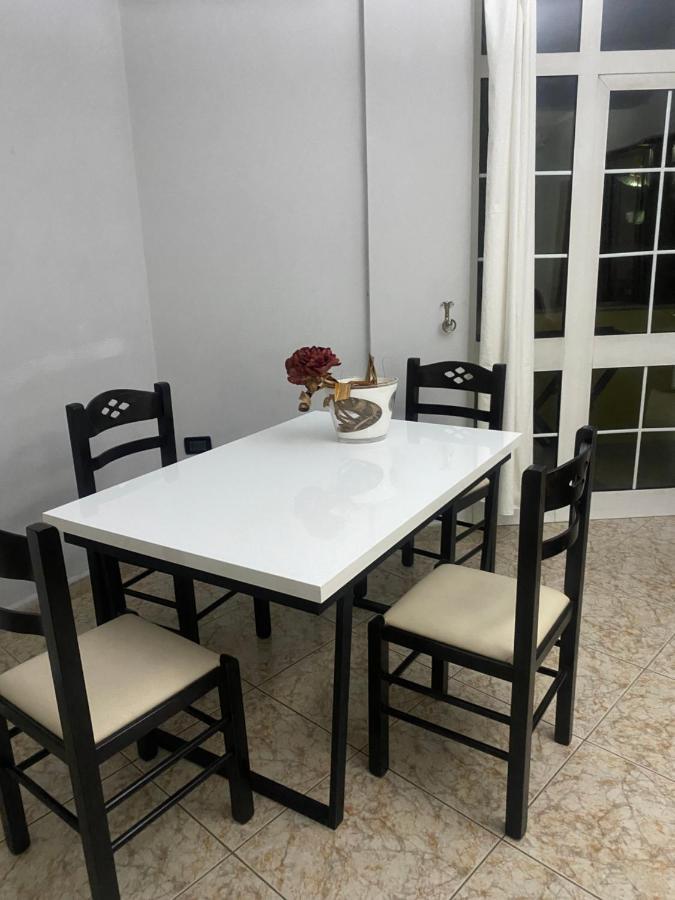 Tirana Apartment White Exterior foto
